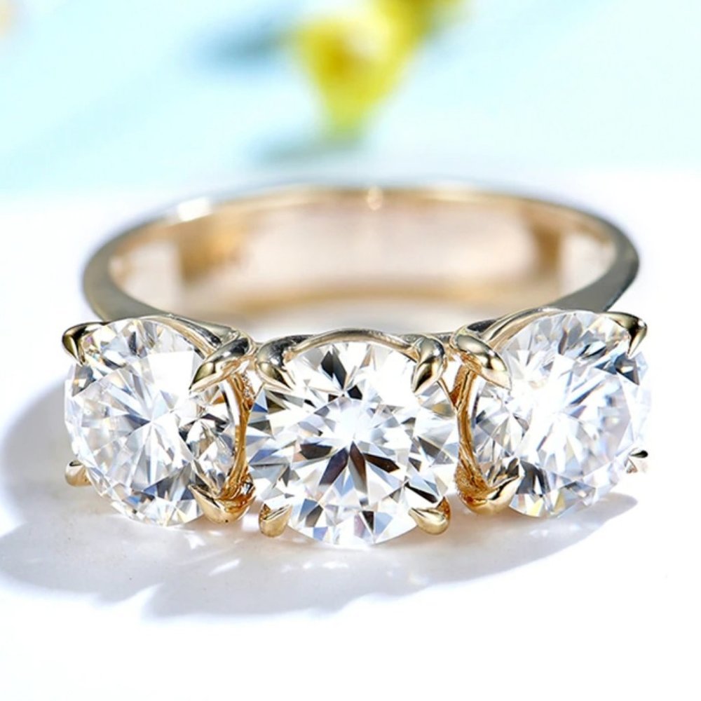 Certified 6ct. t.w. Moissanite Diamond 3 Stone Wedding Engagement Ring NEW - Picture 1 of 10